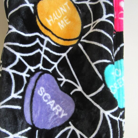 Betsey Johnson Conversation Heart Halloween Ultra Soft Plush Throw Blanket Home - Picture 6 of 7
